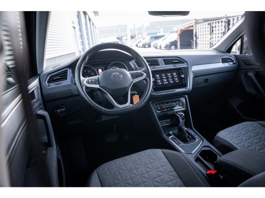 Volkswagen Tiguan 1.5 TSI 150PK DSG Life | Cruise control adaptief met Stop&Go | Trekhaak afneembaar | Voorstoelen ... ActivLease financial lease