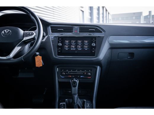 Volkswagen Tiguan 1.5 TSI 150PK DSG Life | Cruise control adaptief met Stop&Go | Trekhaak afneembaar | Voorstoelen ... ActivLease financial lease