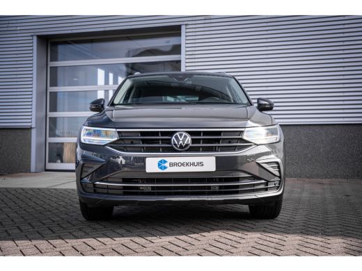 Volkswagen Tiguan 1.5 TSI 150PK DSG Life | Cruise control adaptief met Stop&Go | Trekhaak afneembaar | Voorstoelen ... ActivLease financial lease