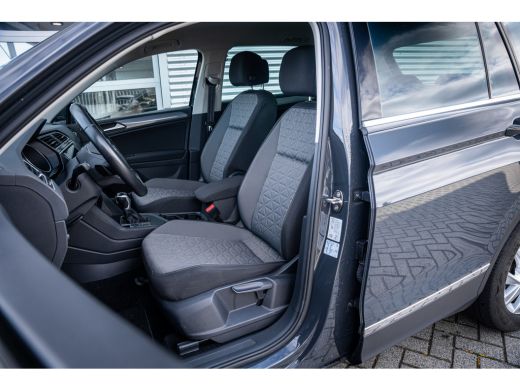 Volkswagen Tiguan 1.5 TSI 150PK DSG Life | Cruise control adaptief met Stop&Go | Trekhaak afneembaar | Voorstoelen ... ActivLease financial lease