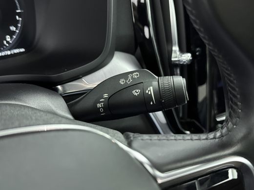 Volvo  V60 2.0 T6 Recharge AWD R-Design | Panoramadak | Harman &Kardon | HUD | Four-C actief chassissysteem ... ActivLease financial lease