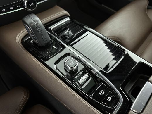 Volvo  V60 2.0 T6 Recharge AWD R-Design | Panoramadak | Harman &Kardon | HUD | Four-C actief chassissysteem ... ActivLease financial lease