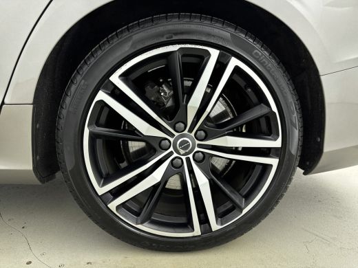 Volvo  V60 2.0 T6 Recharge AWD R-Design | Panoramadak | Harman &Kardon | HUD | Four-C actief chassissysteem ... ActivLease financial lease