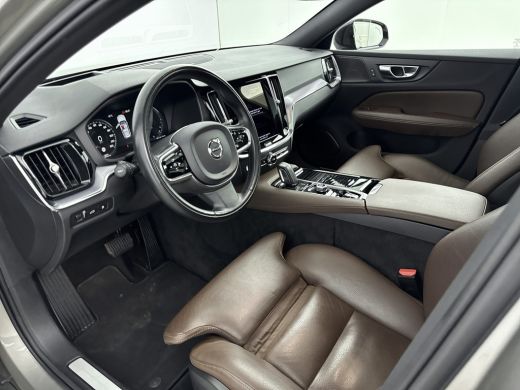 Volvo  V60 2.0 T6 Recharge AWD R-Design | Panoramadak | Harman &Kardon | HUD | Four-C actief chassissysteem ... ActivLease financial lease
