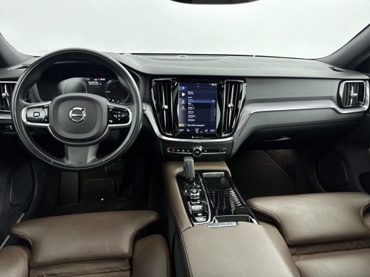 Volvo  V60 2.0 T6 Recharge AWD R-Design | Panoramadak | Harman &Kardon | HUD | Four-C actief chassissysteem ... ActivLease financial lease