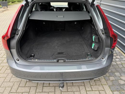 Volvo  V90 2.0 T4 R-Design Sport Leder ACC Navi Wegkl.Trekhaak ActivLease financial lease