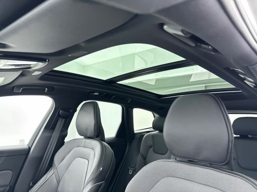 Volvo  XC60 T6 Recharge Plus Black Edition | 21" | Trekhaak | Panoramadak | Elektrisch verstelbare stoelen | ... ActivLease financial lease