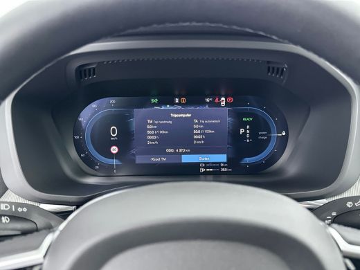 Volvo  XC60 T6 Recharge Plus Black Edition | 21" | Trekhaak | Panoramadak | Elektrisch verstelbare stoelen | ... ActivLease financial lease