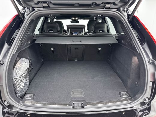 Volvo  XC60 T6 Recharge Plus Black Edition | 21" | Trekhaak | Panoramadak | Elektrisch verstelbare stoelen | ... ActivLease financial lease