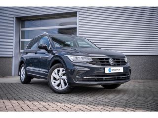 Volkswagen Tiguan 1.5 TSI 150PK DSG Life | Cruise control adaptief met Stop&Go | Trekhaak afneembaar | Voorstoelen ...