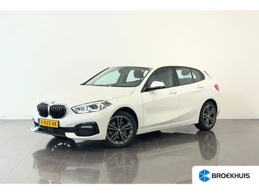 BMW 1 Serie Introduction Edition | Achteruitrijcamera | Autonoom parkeren | Parkeersensoren voor en achter | ...