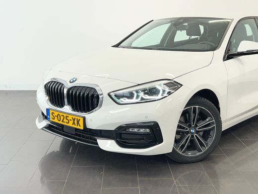 BMW 1 Serie Introduction Edition | Achteruitrijcamera | Autonoom parkeren | Parkeersensoren voor en achter | ... ActivLease financial lease