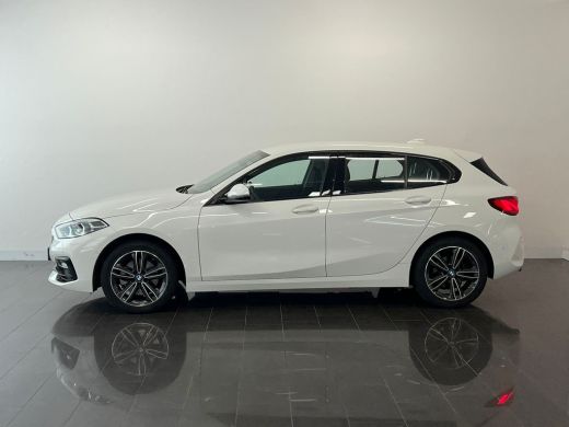 BMW 1 Serie Introduction Edition | Achteruitrijcamera | Autonoom parkeren | Parkeersensoren voor en achter | ... ActivLease financial lease