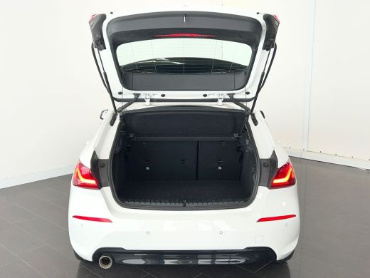 BMW 1 Serie Introduction Edition | Achteruitrijcamera | Autonoom parkeren | Parkeersensoren voor en achter | ... ActivLease financial lease