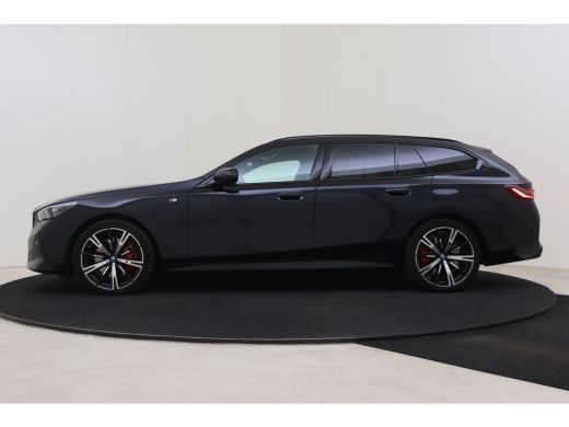 BMW 5 Serie Touring 550e xDrive M Sport Automaat / Trekhaak / Adaptief onderstel professional / Stoelventilat... ActivLease financial lease