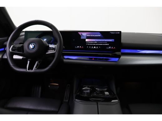 BMW 5 Serie Touring 550e xDrive M Sport Automaat / Trekhaak / Adaptief onderstel professional / Stoelventilat... ActivLease financial lease
