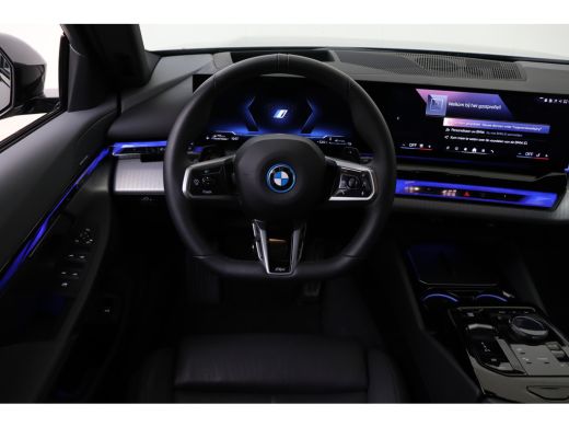 BMW 5 Serie Touring 550e xDrive M Sport Automaat / Trekhaak / Adaptief onderstel professional / Stoelventilat... ActivLease financial lease