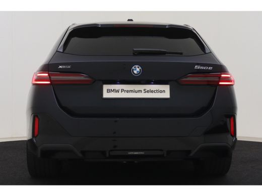 BMW 5 Serie Touring 550e xDrive M Sport Automaat / Trekhaak / Adaptief onderstel professional / Stoelventilat... ActivLease financial lease