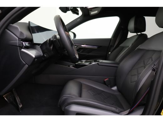 BMW 5 Serie Touring 550e xDrive M Sport Automaat / Trekhaak / Adaptief onderstel professional / Stoelventilat... ActivLease financial lease