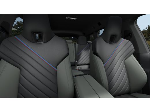 BMW iX xDrive45 M Sport / Trekhaak / Adaptief onderstel / Stoelventilatie / Parking Assistant Profession... ActivLease financial lease