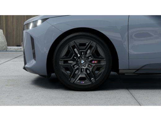 BMW iX xDrive45 M Sport / Trekhaak / Adaptief onderstel / Stoelventilatie / Parking Assistant Profession... ActivLease financial lease
