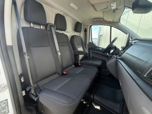 Ford Transit Custom 2.0 TDCI 130 PK AUTOMAAT / L2H1 / 1e EIGENAAR / 44.043 KM !! / AIRCO / ADAPTIVE CRUISE / NAVI / 3... ActivLease financial lease
