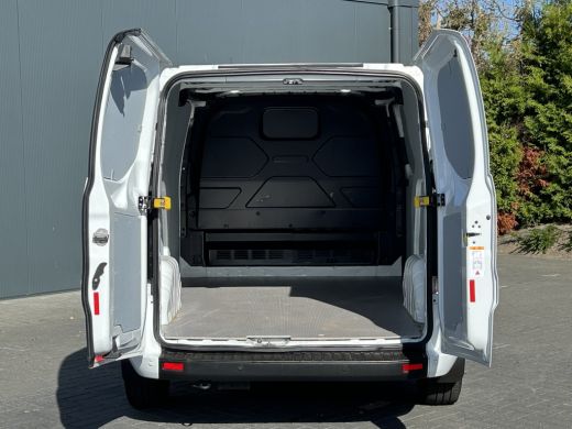 Ford Transit Custom 2.0 TDCI 130 PK AUTOMAAT / L2H1 / 1e EIGENAAR / 44.043 KM !! / AIRCO / ADAPTIVE CRUISE / NAVI / 3... ActivLease financial lease