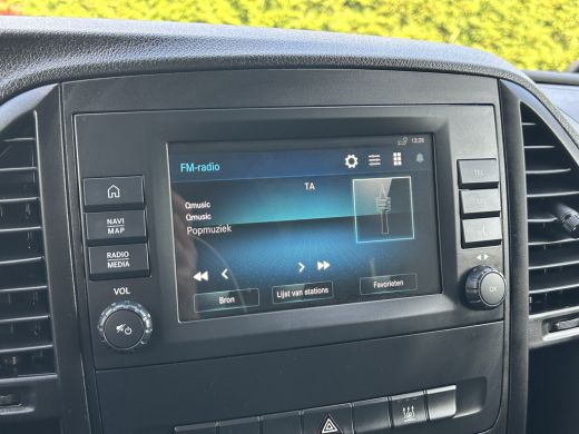 Mercedes-Benz eVito 66 kWh 116 PK BPM VRIJ / 14.706 KM !! / L2H1 / AUTOMAAT / ACHTERKLEP / AIRCO / CRUISE / NAVI / CA... ActivLease financial lease