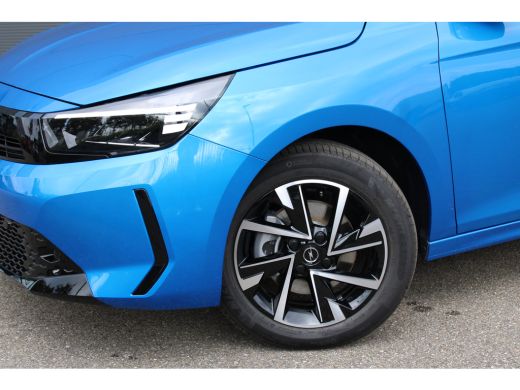 Opel Corsa YES | 'Corsa'' op achterkant in zwart | 16" Lichtmetalen velgen, zwart | Active lane keep assist ActivLease financial lease