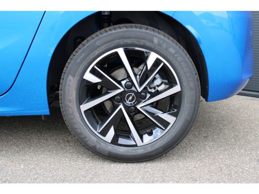 Opel Corsa YES | 'Corsa'' op achterkant in zwart | 16" Lichtmetalen velgen, zwart | Active lane keep assist ActivLease financial lease