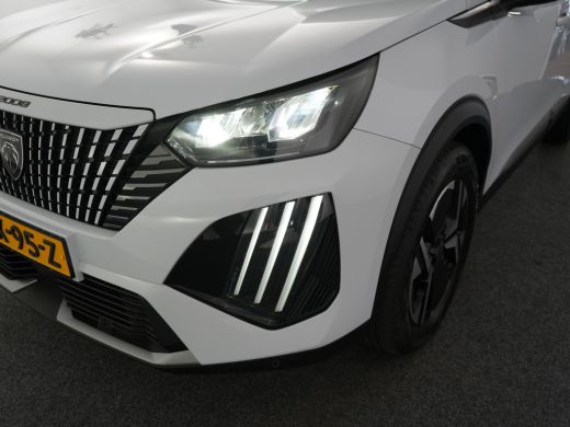 Peugeot 2008 1.2 PureTech 100 Allure | Achterbank in delen neerklapbaar | Achteruitrijcamera | Airco (automati... ActivLease financial lease