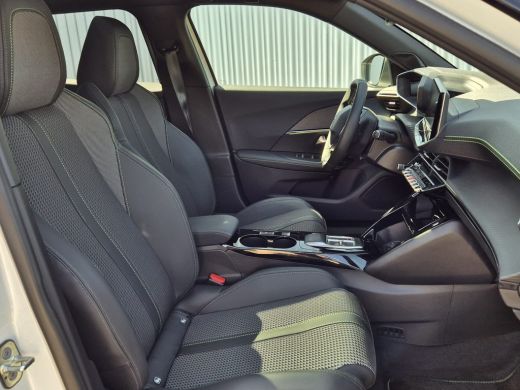 Peugeot 2008 GT elektrisch | 18" lichtmetalen velgen two tone zwart 'EVISSA' | 8 jaar fabrieksgarantie of 160... ActivLease financial lease