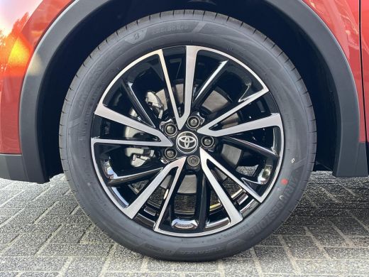 Toyota C-HR 2.0 Plug-in Hybrid 220 Executive | Metal oxide metallic met zwart dak | Nieuw uit voorraad leverb... ActivLease financial lease