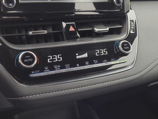 Toyota Corolla 1.8 Hybrid Active | Apple CarPlay | Adaptive Cruise | Parkeercamera | Rijklaarprijs incl. garantie | ActivLease financial lease
