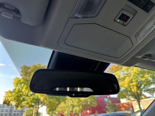 Toyota RAV4 2.5 Hybrid AWD Style | 06-10141018 Voor meer informatie ActivLease financial lease