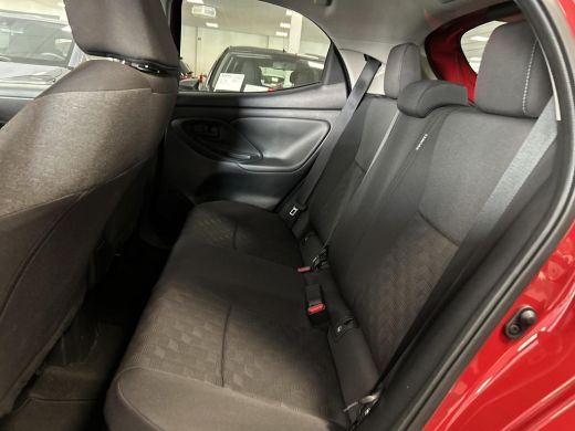 Toyota Yaris 1.5 Hybrid 115 Dynamic (Parkeersensoren V+A) ActivLease financial lease