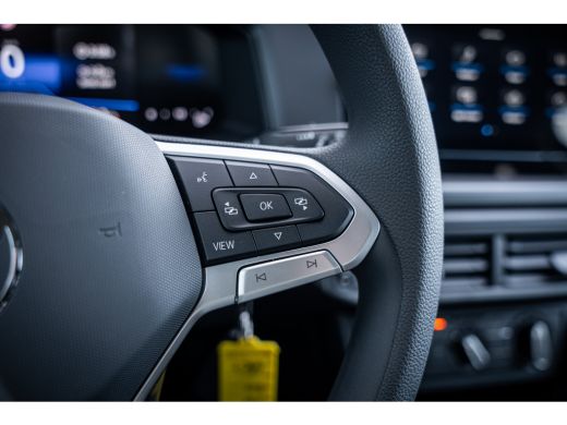 Volkswagen Polo Edition | 'App-Connect' smartphone integratie | Achterlichten LED | Afstandscontrolesysteem (Fron... ActivLease financial lease