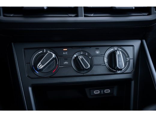 Volkswagen Polo Edition | 'App-Connect' smartphone integratie | Achterlichten LED | Afstandscontrolesysteem (Fron... ActivLease financial lease