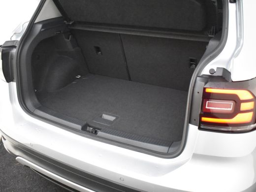 Volkswagen T-Cross 1.0 TSI Life 96pk | Adaptief cruise control |  Navigatie via app connect | Airco | Parkeersensore... ActivLease financial lease