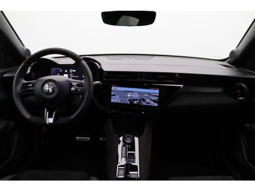 Alfa Romeo Junior Elettrica Speciale 54 kWh | Achterbank in delen neerklapbaar | Achteruitrijcamera | Airco (automa... ActivLease financial lease