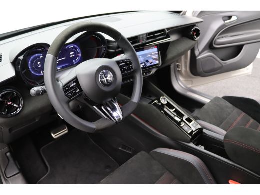 Alfa Romeo Junior Elettrica Speciale 54 kWh | Achterbank in delen neerklapbaar | Achteruitrijcamera | Airco (automa... ActivLease financial lease