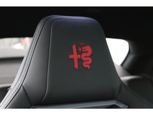 Alfa Romeo Junior Elettrica Speciale 54 kWh | Achterbank in delen neerklapbaar | Achteruitrijcamera | Airco (automa... ActivLease financial lease