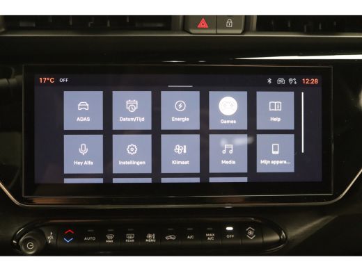 Alfa Romeo Junior Elettrica Speciale 54 kWh | Achterbank in delen neerklapbaar | Achteruitrijcamera | Airco (automa... ActivLease financial lease