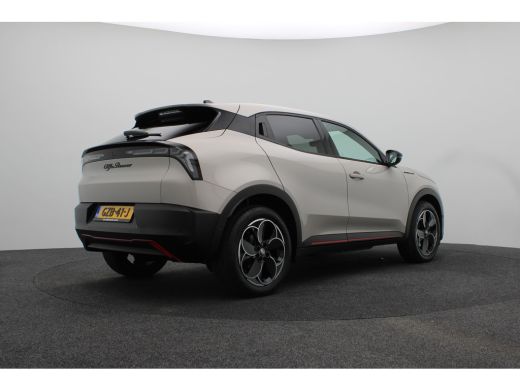 Alfa Romeo Junior Elettrica Speciale 54 kWh | Achterbank in delen neerklapbaar | Achteruitrijcamera | Airco (automa... ActivLease financial lease