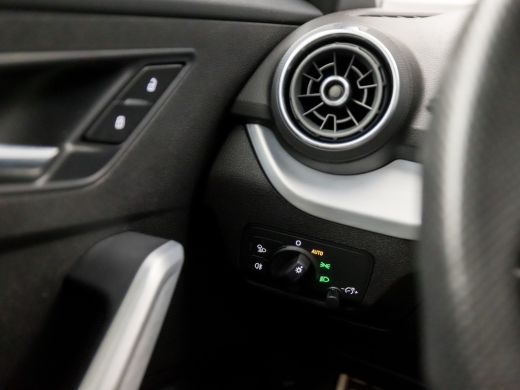 Audi Q2 35 TFSI S-Line Sport 150Pk Automaat (SCHUIFDAK, VIRTUAL COCKPIT, GROOT NAVI, GETINT GLAS, ADAPTIV... ActivLease financial lease