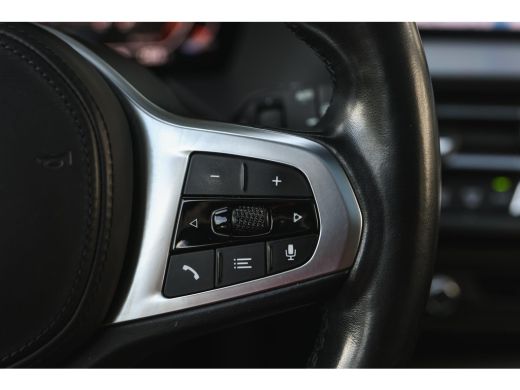 BMW 1 Serie 118i High Executive M Sport Automaat / Panoramadak / Sportstoelen / Achteruitrijcamera / LED / M ... ActivLease financial lease