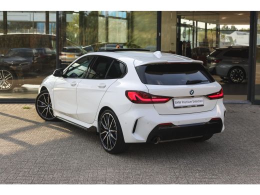 BMW 1 Serie 118i High Executive M Sport Automaat / Panoramadak / Sportstoelen / Achteruitrijcamera / LED / M ... ActivLease financial lease