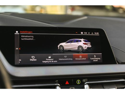 BMW 1 Serie 118i High Executive M Sport Automaat / Panoramadak / Sportstoelen / Achteruitrijcamera / LED / M ... ActivLease financial lease
