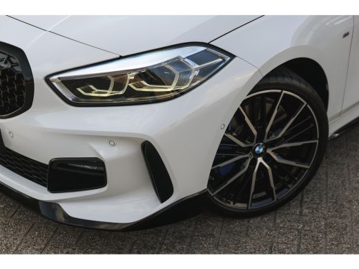 BMW 1 Serie 118i High Executive M Sport Automaat / Panoramadak / Sportstoelen / Achteruitrijcamera / LED / M ... ActivLease financial lease