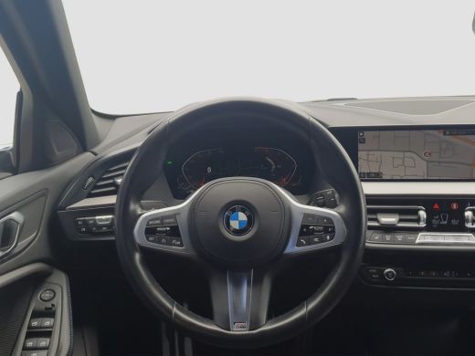 BMW 1 Serie 118i M-Sport | Stoelverwarming | Camera | Cruise Control | Climate ActivLease financial lease